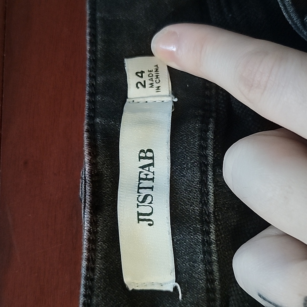 Jeans - Picture 2 of 4